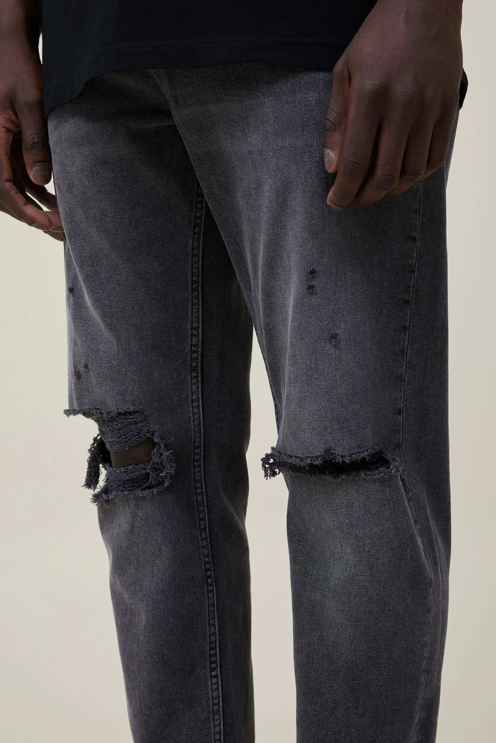 Cotton On Men Relaxed Tapered Jean - Image 5