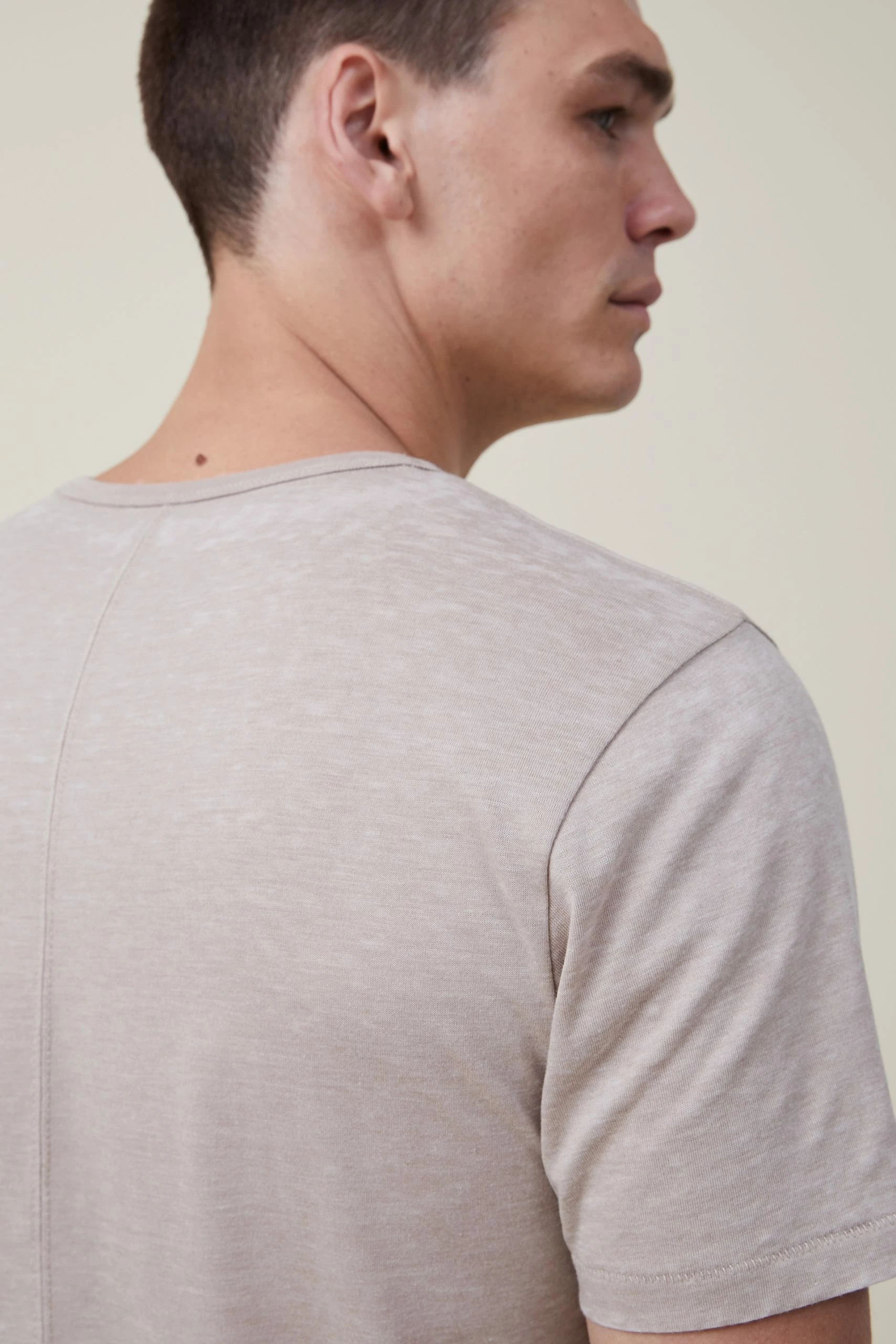 Cotton On Men Scooped Hem T-Shirt - Image 2