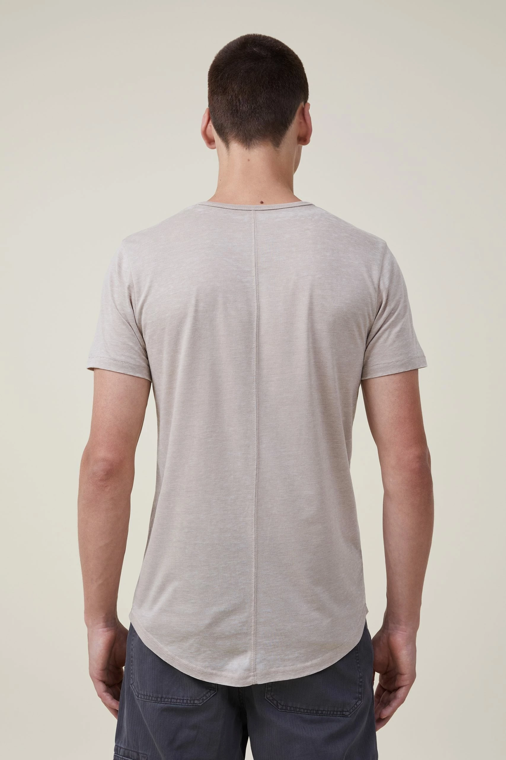 Cotton On Men Scooped Hem T-Shirt - Image 3