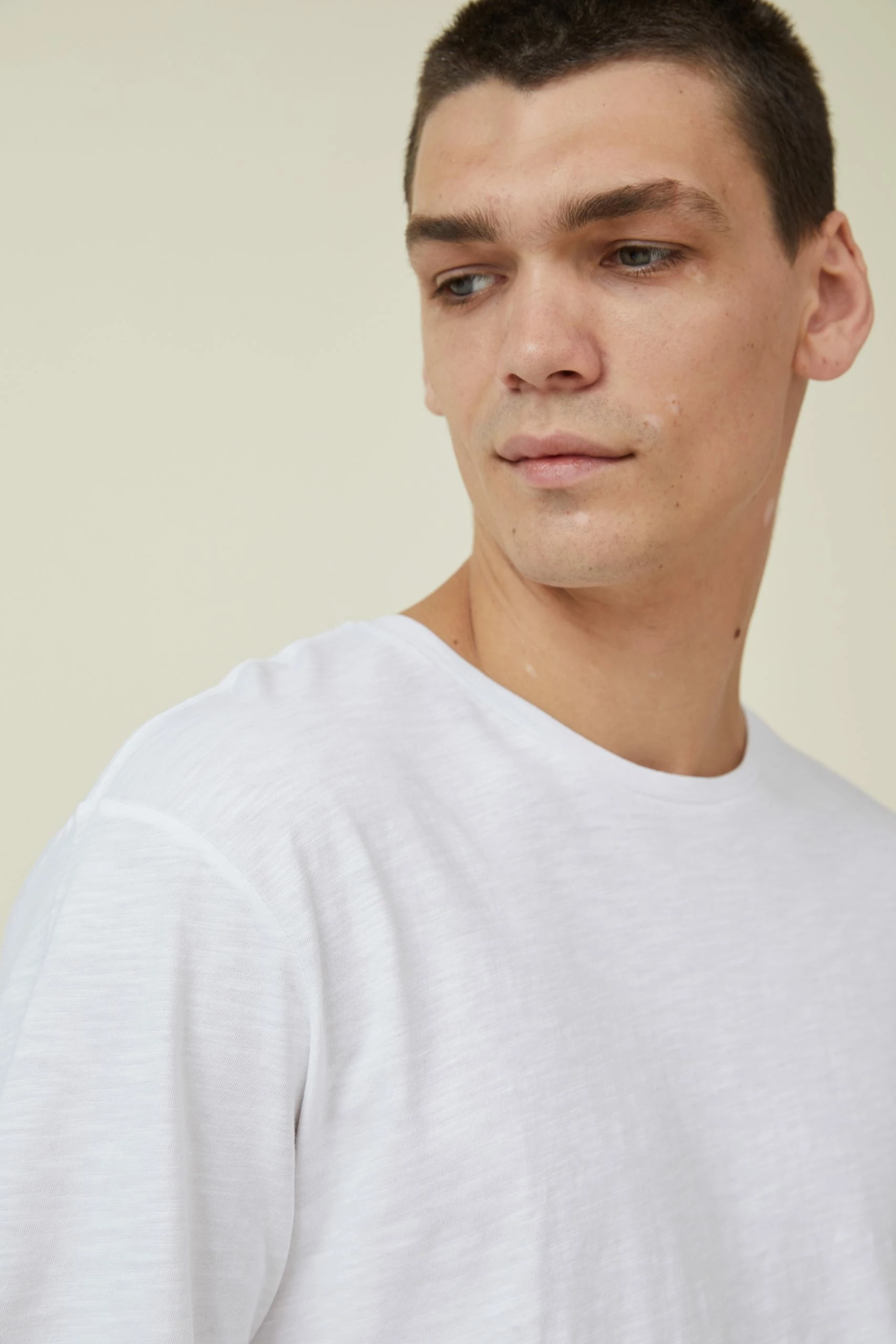 Cotton On Men Scooped Hem T-Shirt - Image 2