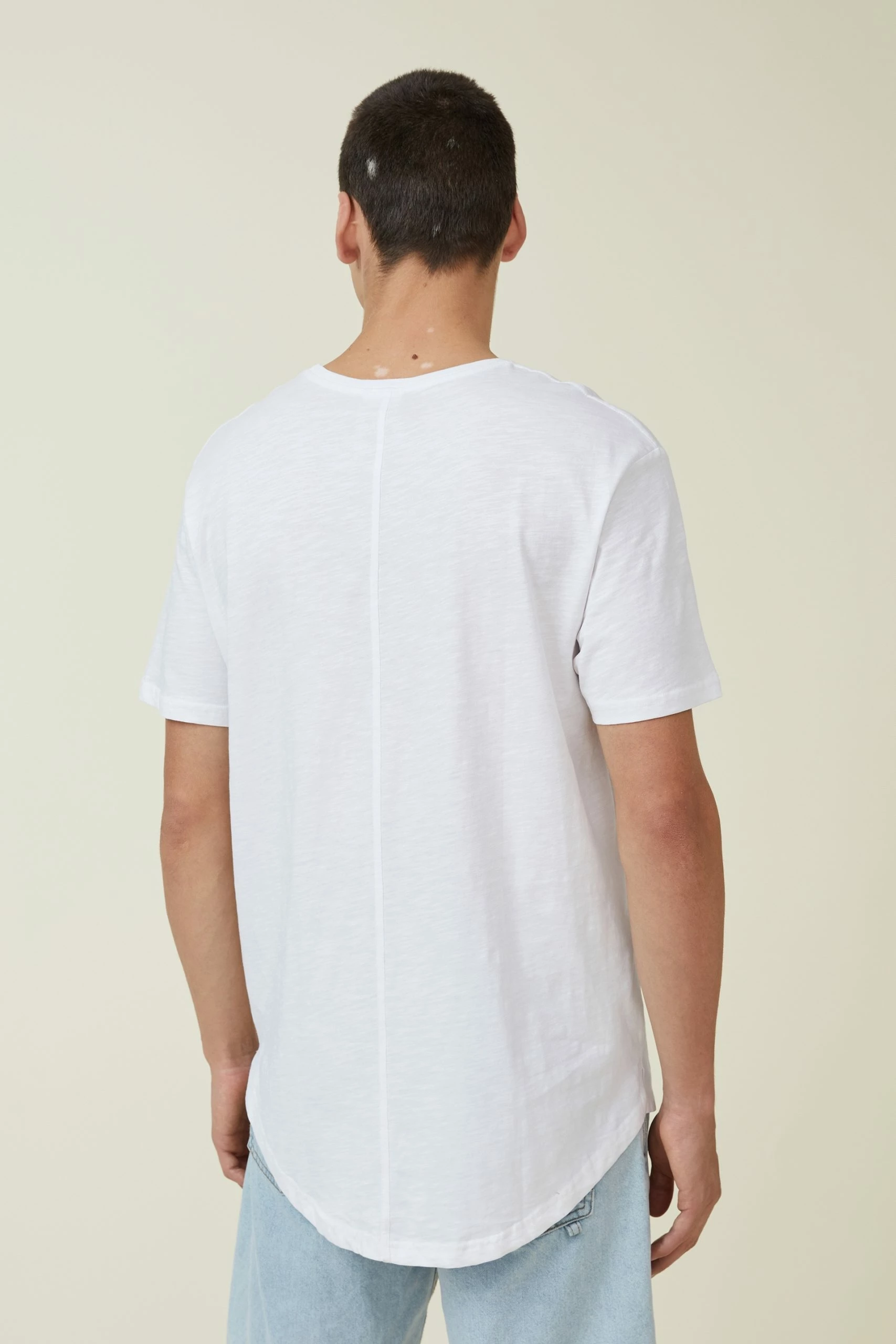 Cotton On Men Scooped Hem T-Shirt - Image 3