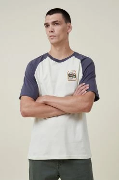 Cotton On Men Premium Loose Fit Souvenir T-Shirt