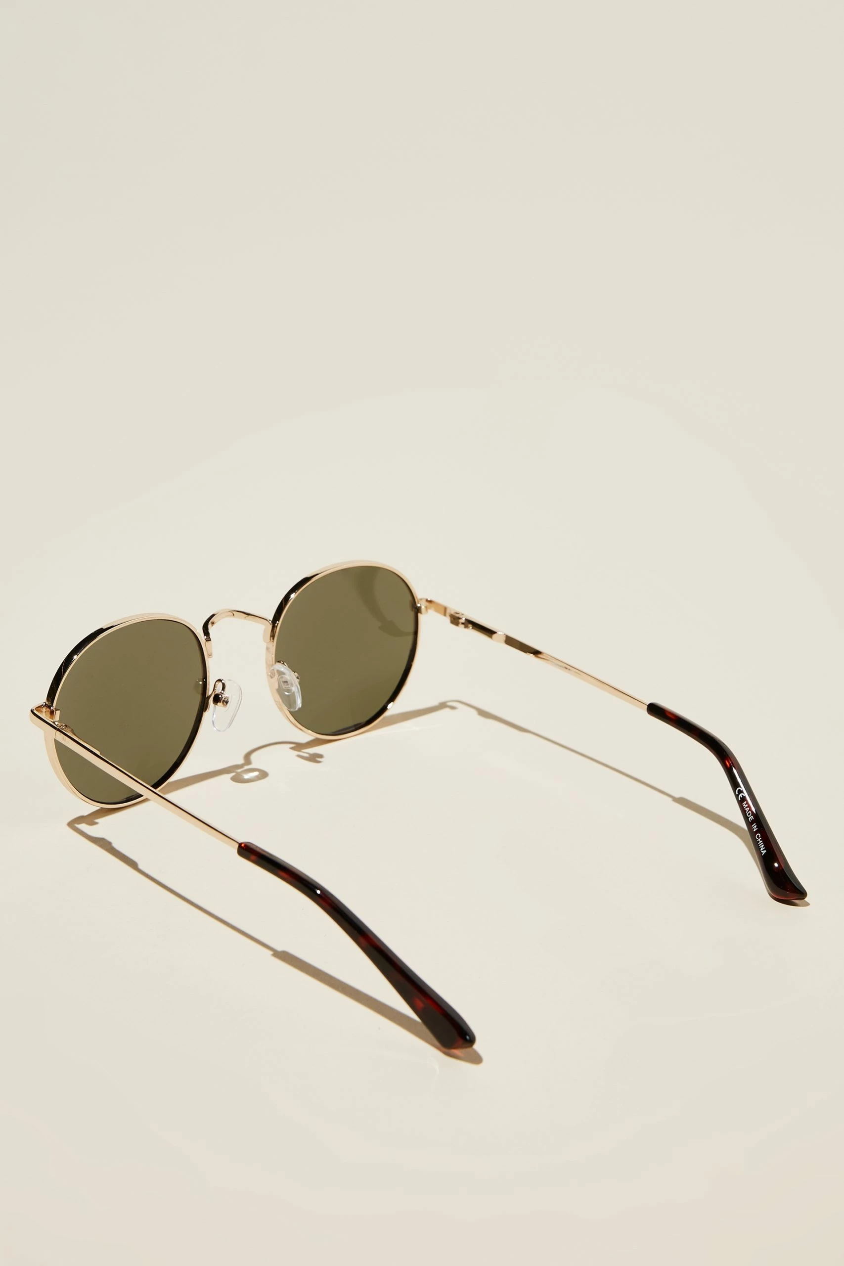 Cotton On Men Bellbrae Sunglasses - Image 3